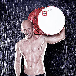 Regenshooting mit Metallfass Regenshooting-Set